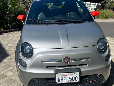 Used 2017 FIAT 500 e w/ Esport Package image 2