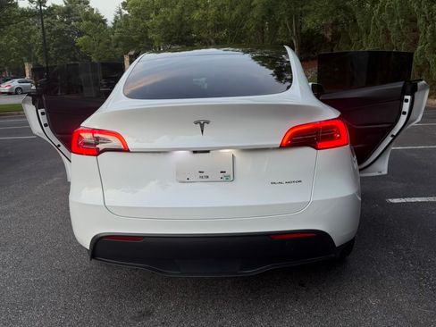 Used 2023 Tesla Model Y Long Range AWD/4WD image 15