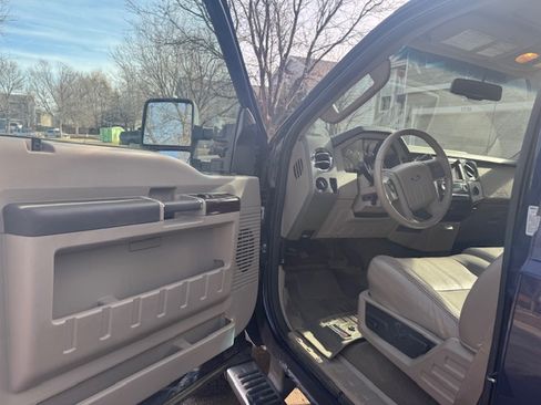 Used 2010 Ford F350 Lariat image 6