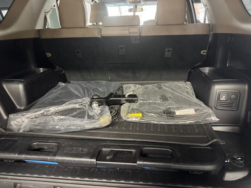 Used 2016 Toyota 4Runner SR5 image 9