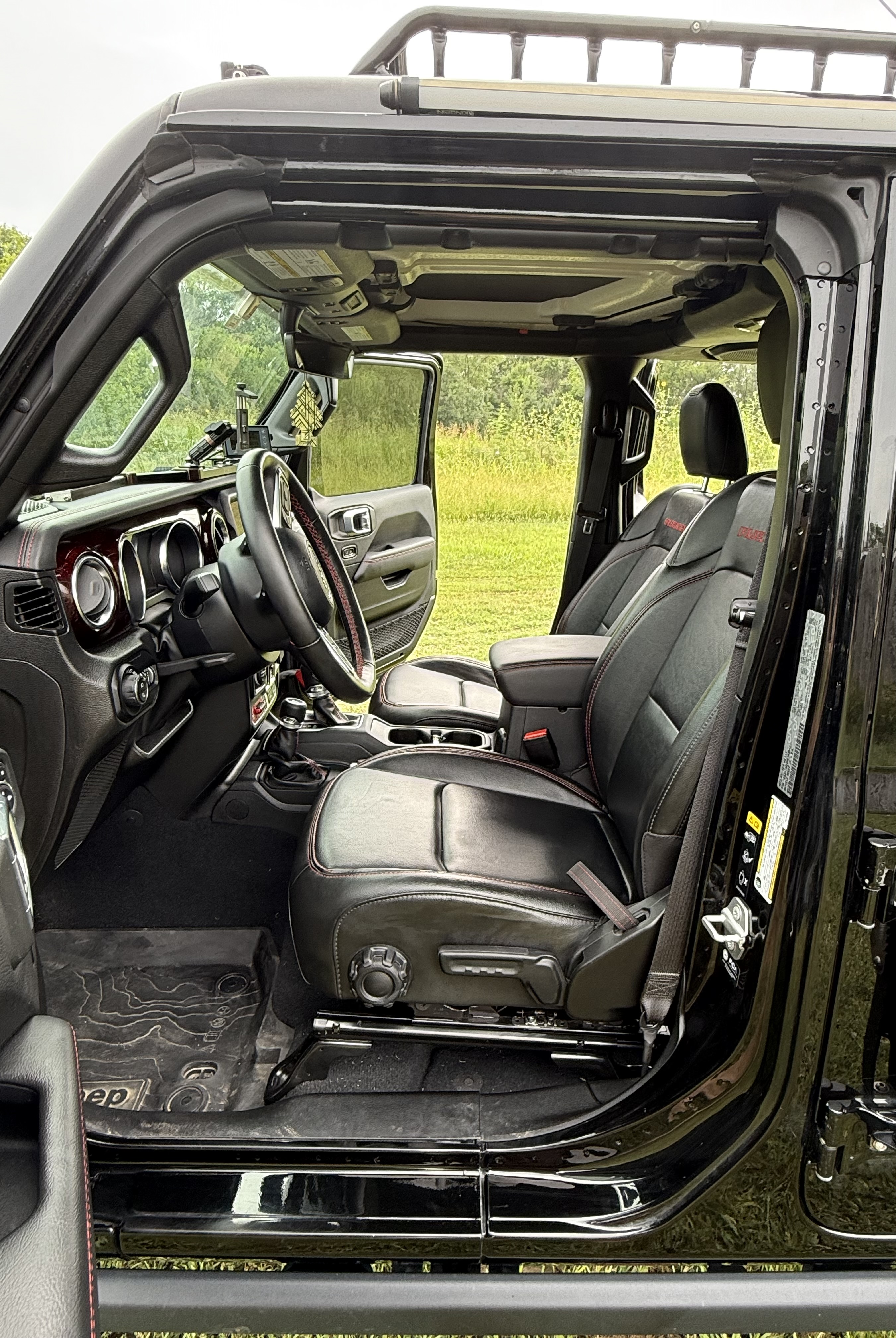Used 2022 Jeep Gladiator Rubicon w/ LED Lighting Group AWD/4WD image 26