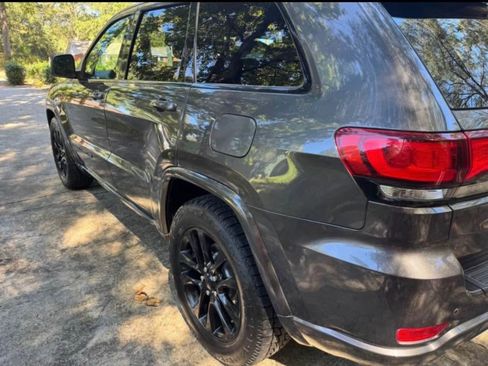 Used 2019 Jeep Grand Cherokee Altitude image 5