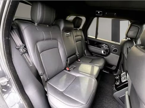 Used 2020 Land Rover Range Rover HSE image 14