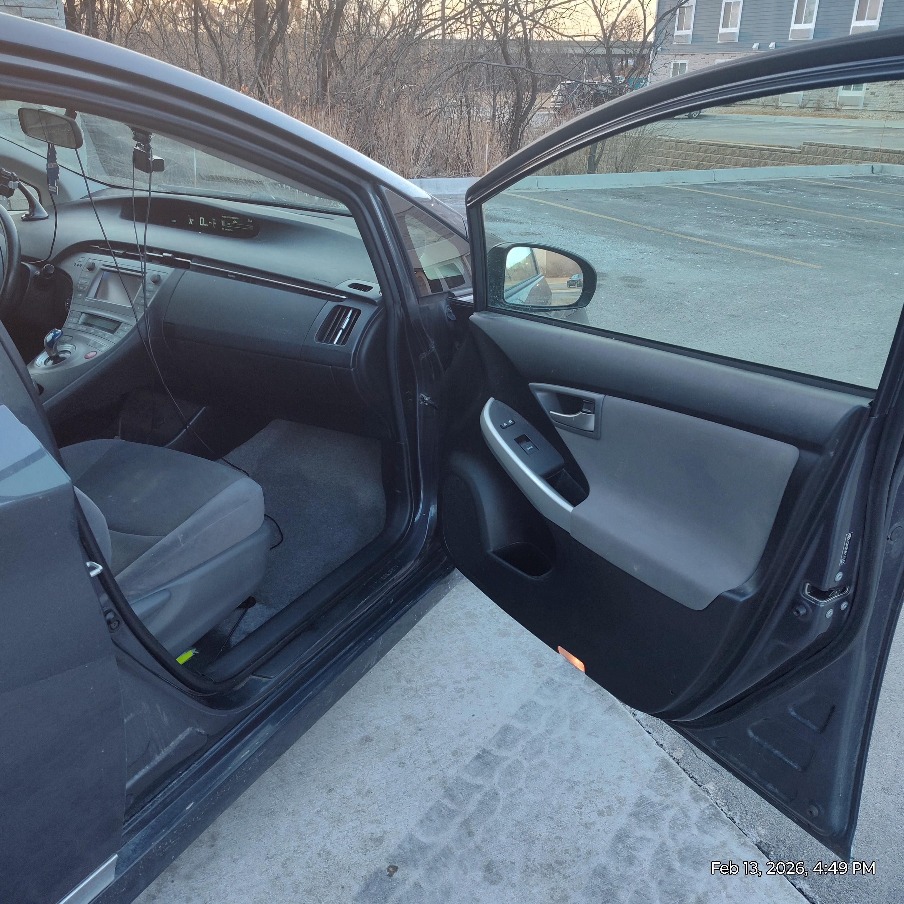 Used 2012 Toyota Prius Three w/ Solar Roof Pkg FWD image 2