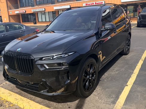 Used 2024 BMW X7 xDrive40i w/ Parking Assistance Package image 5