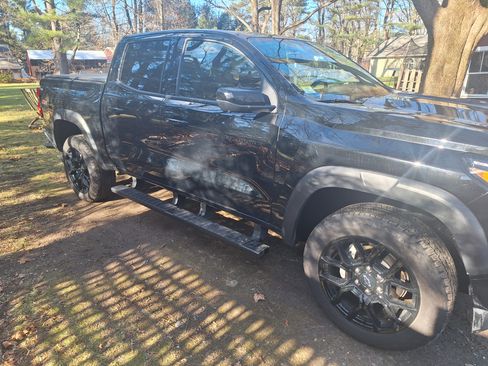 Used 2024 Chevrolet Colorado Z71 w/ LPO, Dark Essentials Package image 1