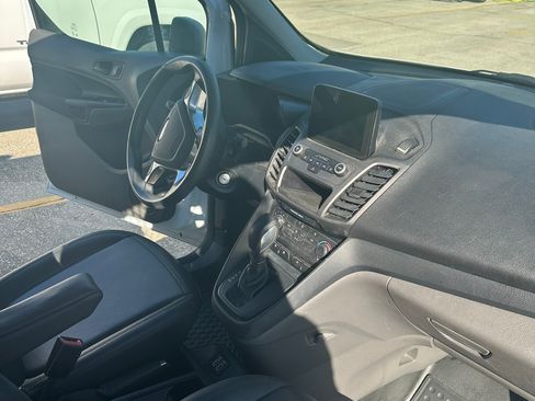 Used 2021 Ford Transit Connect XL image 11