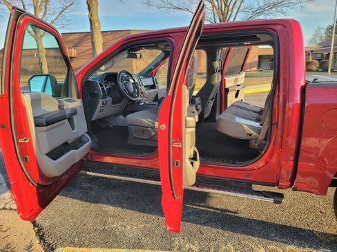 Used 2019 Ford F150 XLT w/ Equipment Group 302A Luxury image 11