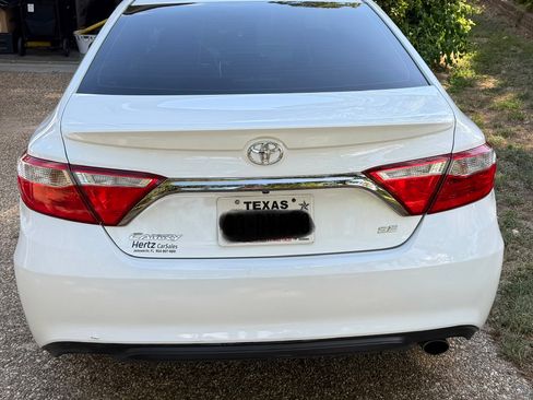 Used 2016 Toyota Camry SE FWD image 4