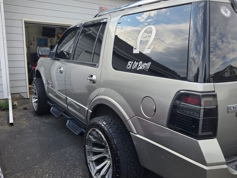 Used 2008 Ford Expedition Limited AWD/4WD image 2