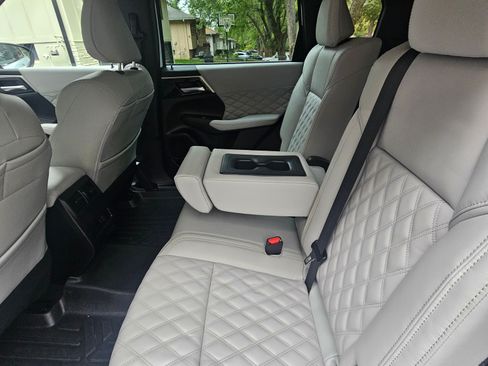 Used 2022 Mitsubishi Outlander SEL image 8