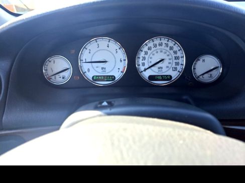 Used 2004 Chrysler 300M image 5