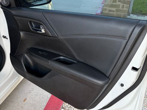 Used 2016 Honda Accord Sport image 19