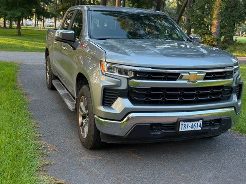 Used 2026 Chevrolet Silverado 1500 LT AWD/4WD image 2