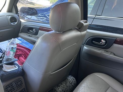 Used 2006 GMC Envoy SLT RWD image 17