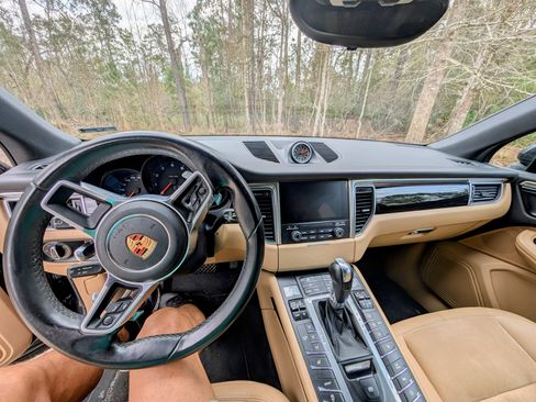 Used 2017 Porsche Macan AWD/4WD image 6
