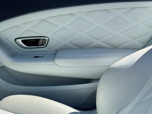 Used 2015 Bentley Continental GT image 20