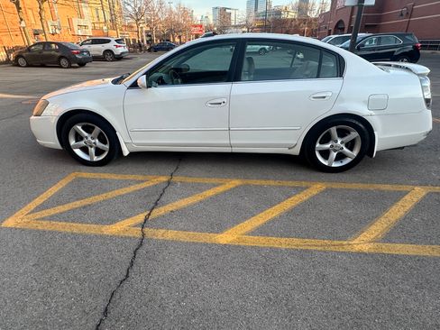 Used 2006 Nissan Altima 3.5 SE w/ (X01) Leather Pkg image 4