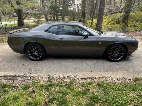 Used 2021 Dodge Challenger R/T Scat Pack w/ Driver Convenience Group image 4