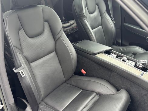 Used 2022 Volvo XC60 B5 Inscription w/ Advanced Package image 19