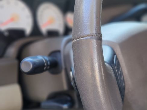 Used 2005 Dodge Ram 2500 Truck SLT image 2