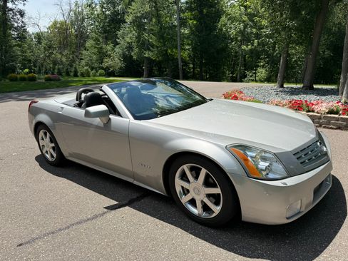 Used 2008 Cadillac XLR RWD image 4