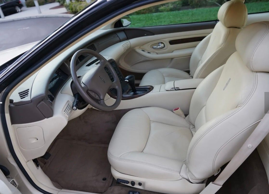 Used 1998 Lincoln Mark VIII LSC RWD image 2