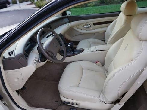 Used 1998 Lincoln Mark VIII LSC RWD image 2