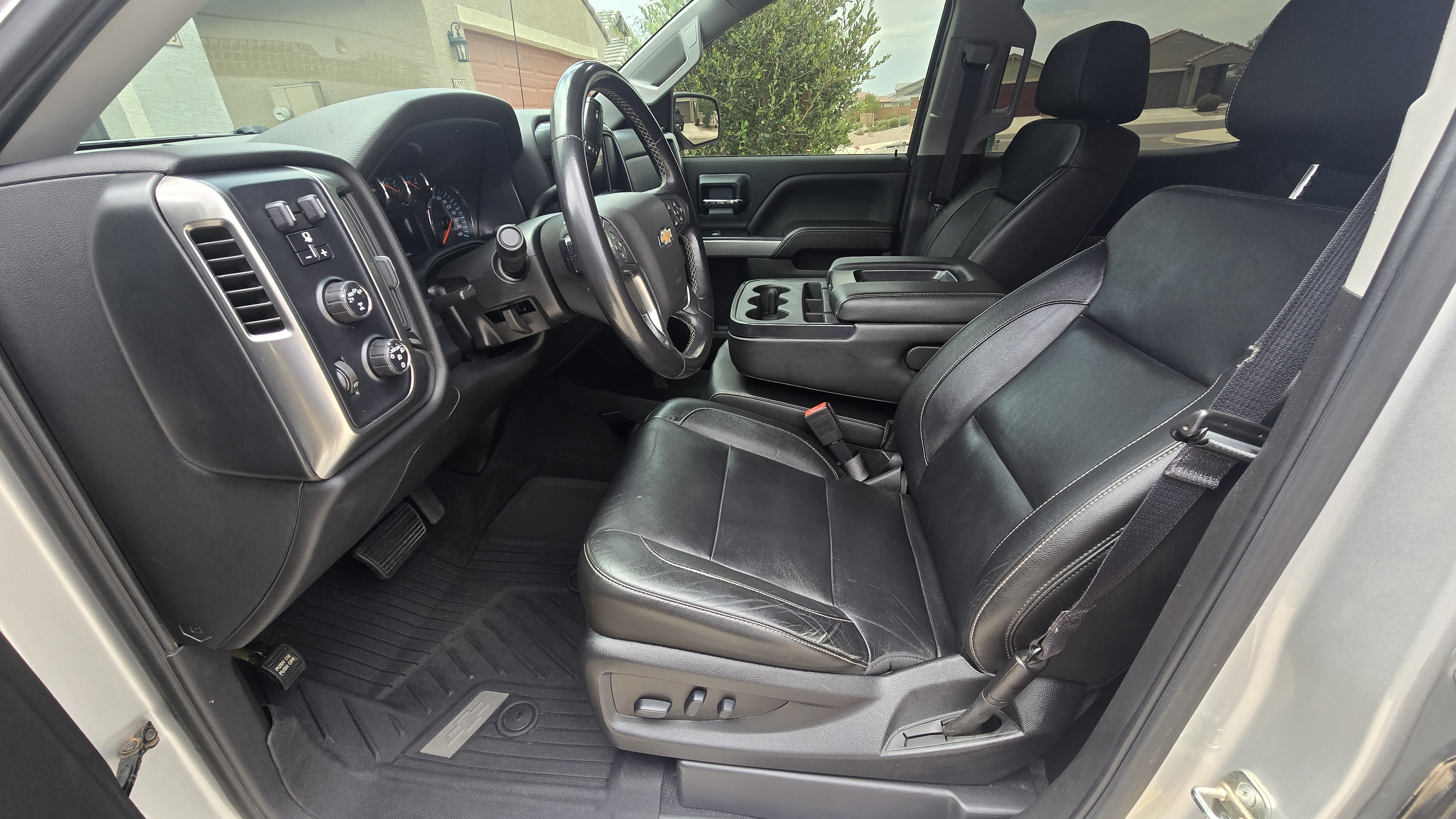 Used 2018 Chevrolet Silverado 1500 LT w/ All Star Edition AWD/4WD image 10