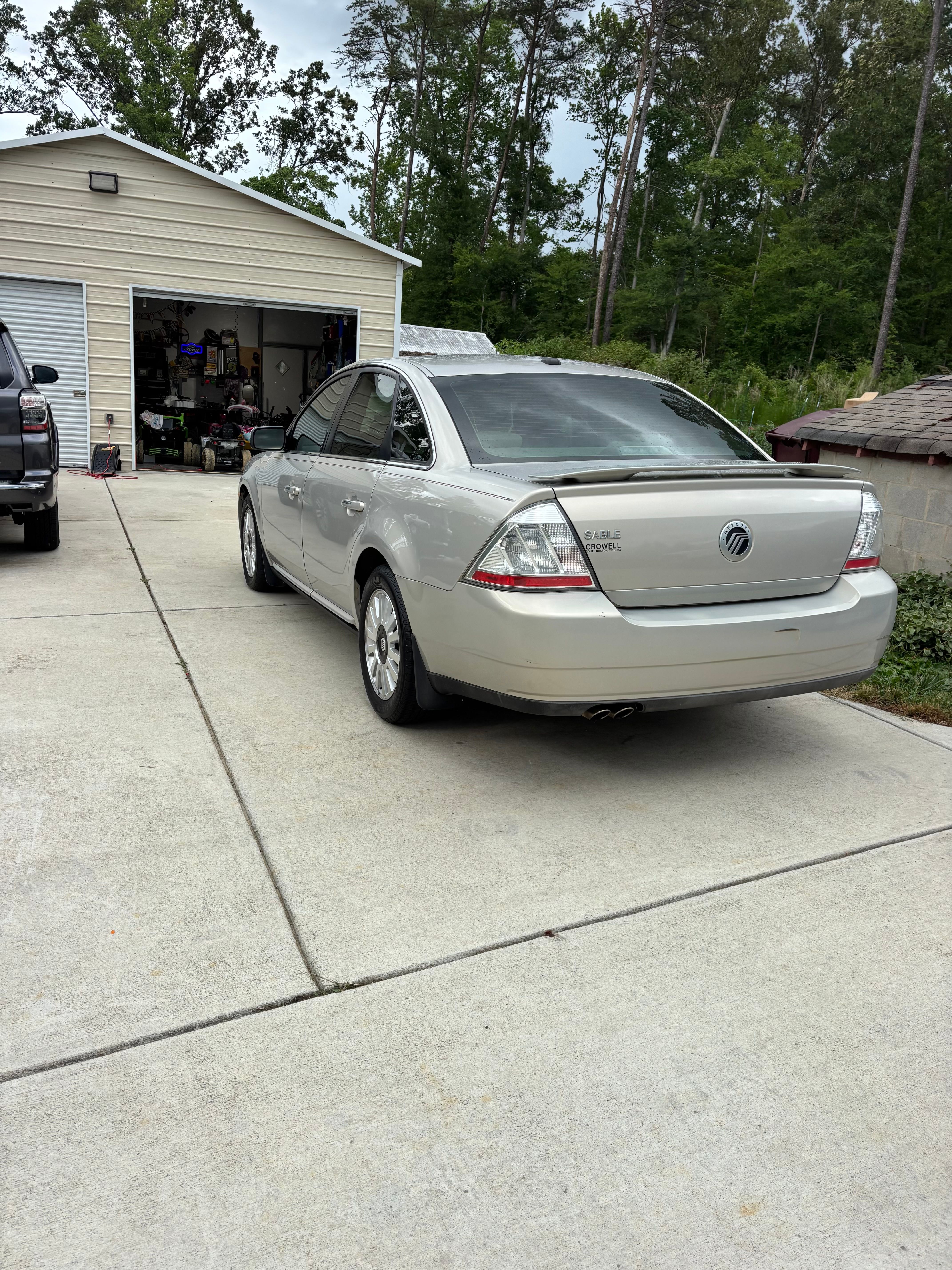 Used 2009 Mercury Sable Sedan FWD image 5