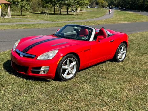 Used 2009 Saturn Sky w/ Premium Trim Package image 1