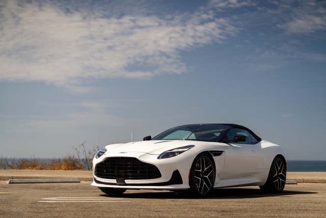 Used 2025 Aston Martin DB12 Convertible RWD image 30
