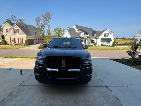Used 2023 Lincoln Navigator Reserve image 8