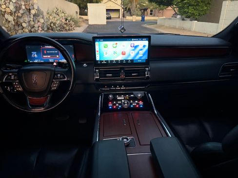 Used 2022 Lincoln Navigator L Reserve image 9