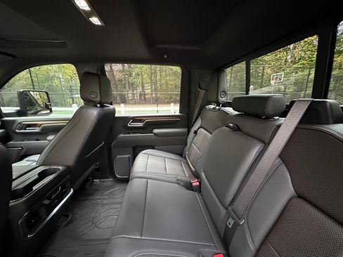 Used 2025 Chevrolet Silverado 2500 High Country w/ High Country Premium Package image 10