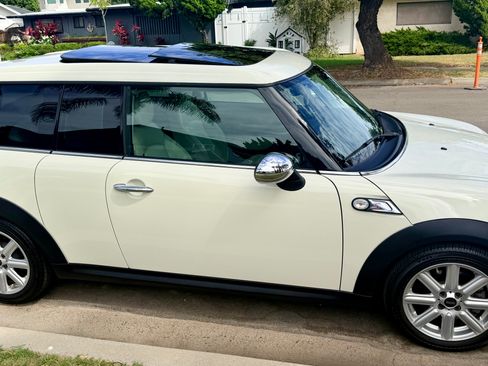 Used 2014 MINI Cooper Clubman S FWD image 1
