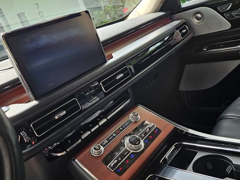 Used 2023 Lincoln Aviator Reserve w/ Equipment Group 201A RWD image 11
