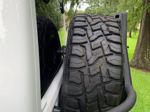 Used 2019 Jeep Wrangler Unlimited Sahara image 26