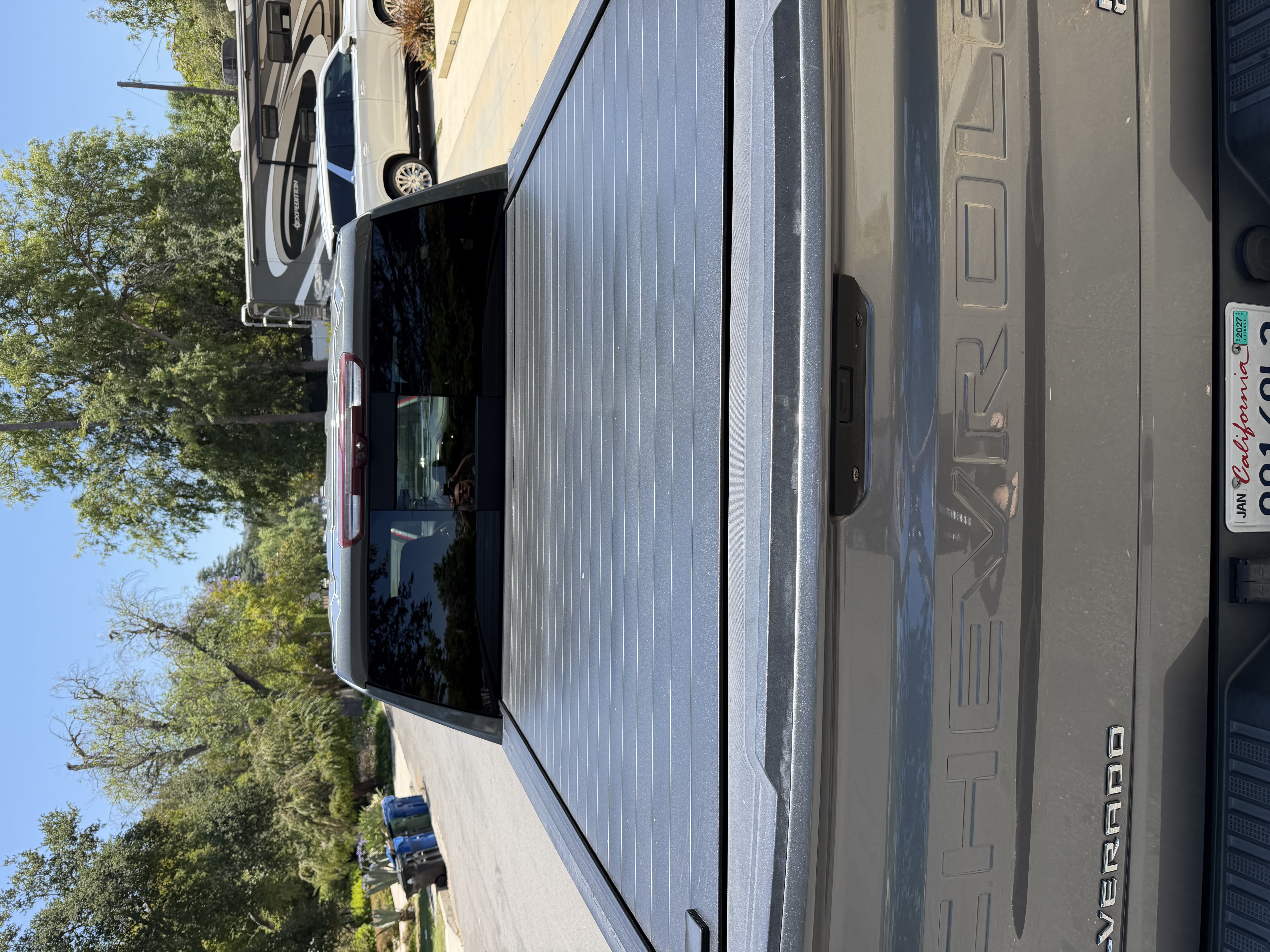 Used 2020 Chevrolet Silverado 1500 High Country w/ Technology Package AWD/4WD image 9
