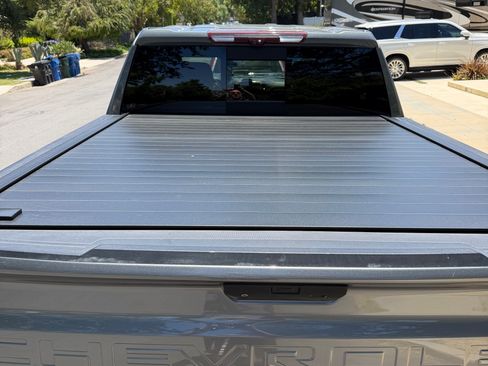 Used 2020 Chevrolet Silverado 1500 High Country w/ Technology Package AWD/4WD image 9