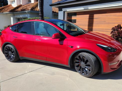 Used 2022 Tesla Model Y Performance image 5