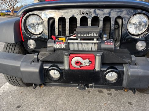 Used 2018 Jeep Wrangler Sport image 11