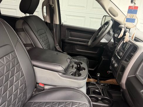 Used 2015 RAM 2500 Tradesman w/ Chrome Appearance Group image 5