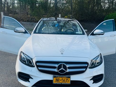 Used 2020 Mercedes-Benz E 350 4MATIC Sedan image 1