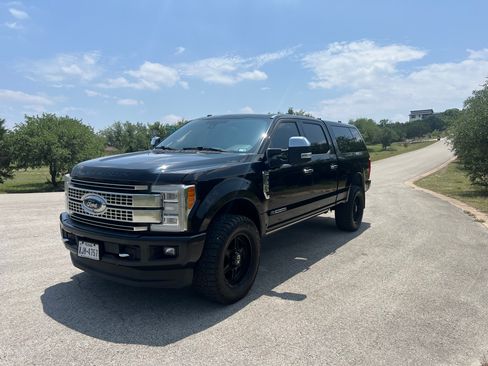 Used 2017 Ford F350 Platinum w/ Platinum Ultimate Package AWD/4WD image 4