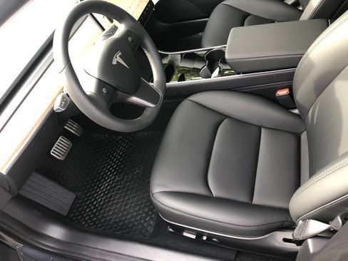 Used 2019 Tesla Model 3 image 12