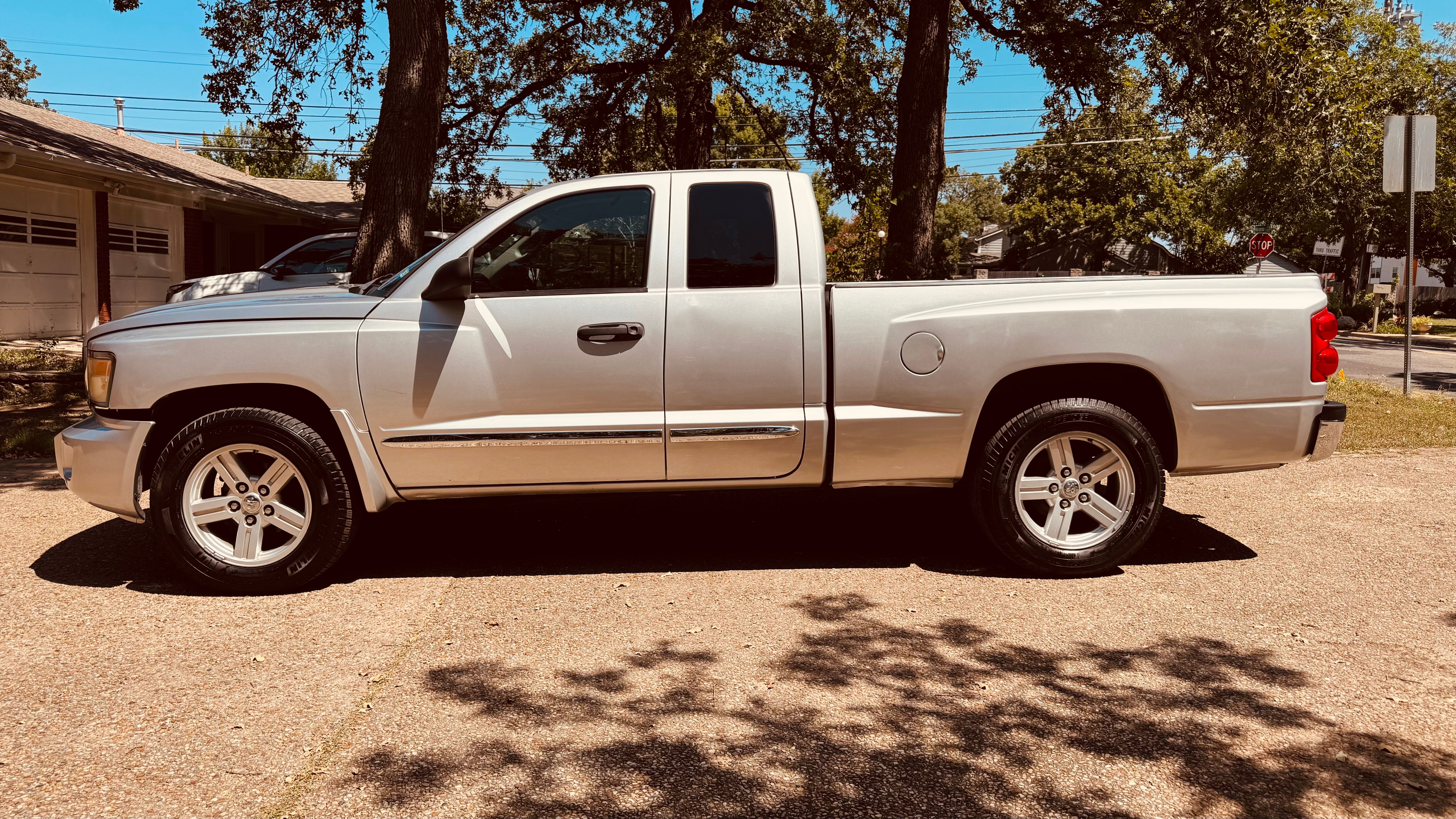 Used 2009 Dodge Dakota Laramie RWD image 9