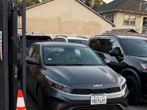 Used 2023 Kia Forte LXS image 2