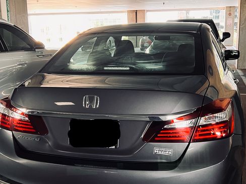 Used 2017 Honda Accord LX image 5