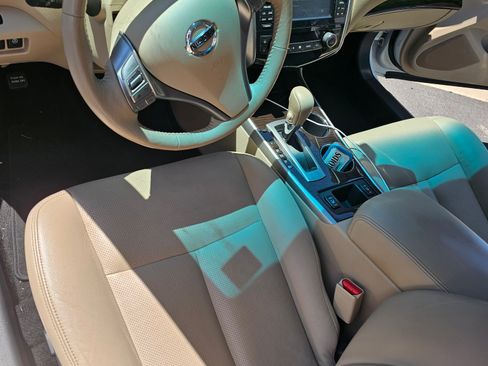 Used 2015 Nissan Altima 2.5 SL w/ Technology Package FWD image 8
